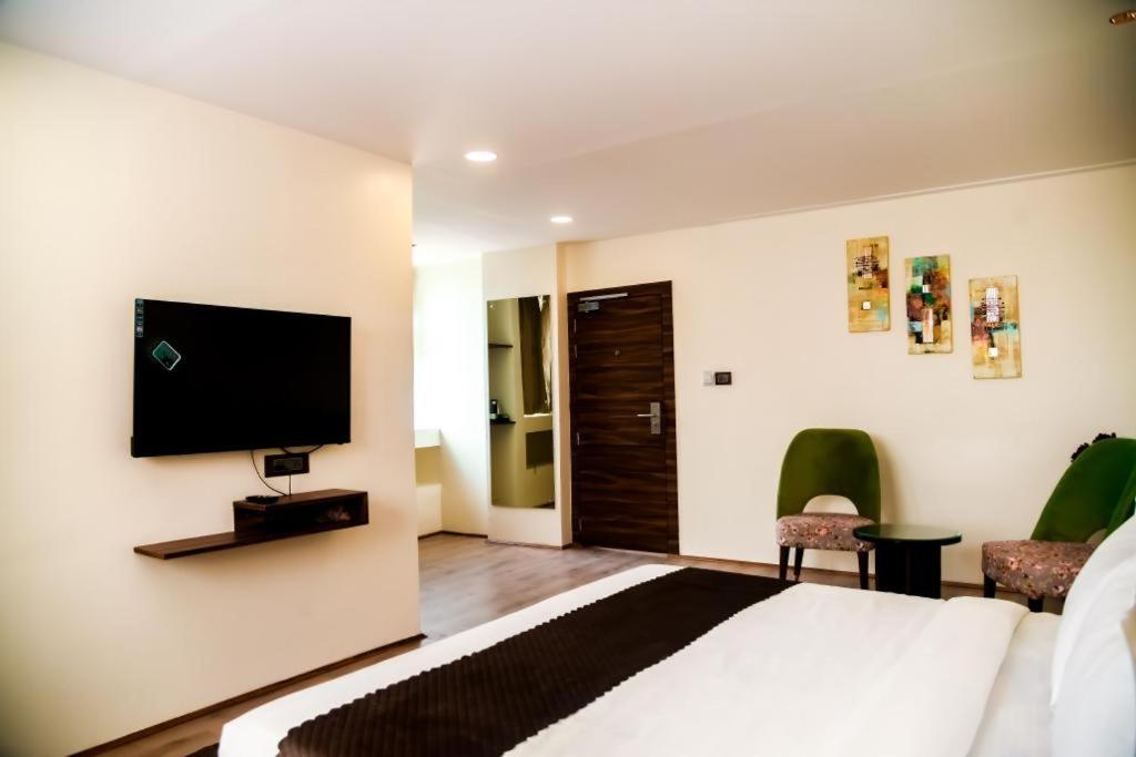 Cloud Social Hotel ชิลลอง ภายนอก รูปภาพ