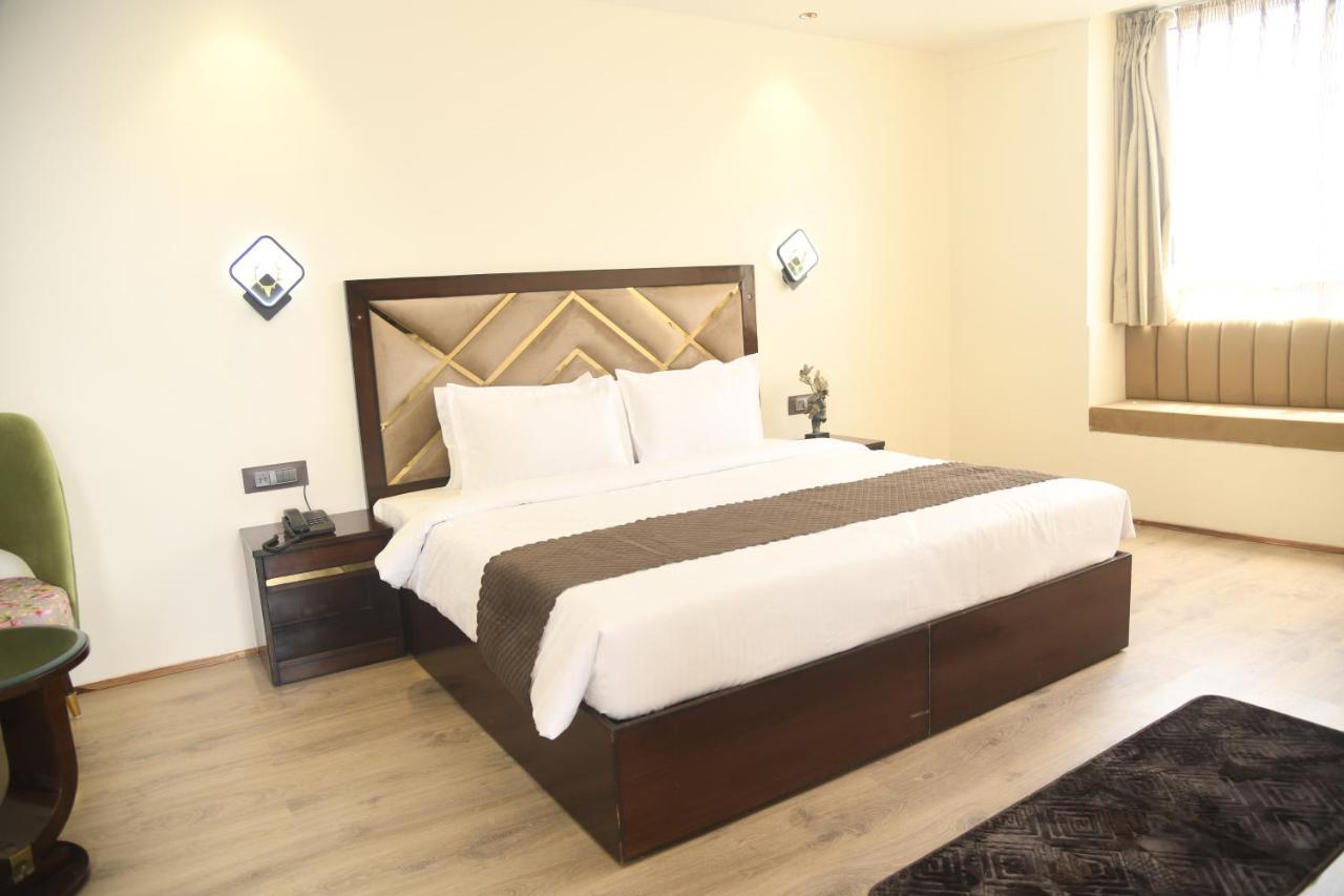 Cloud Social Hotel ชิลลอง ภายนอก รูปภาพ