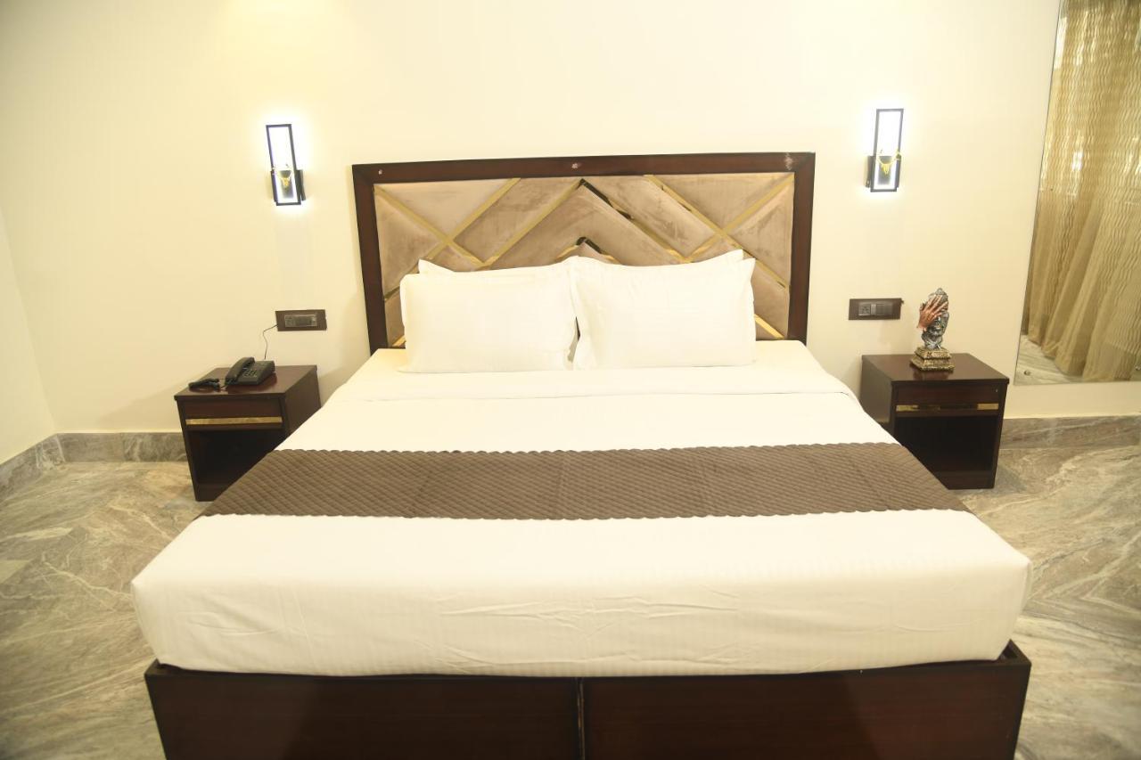 Cloud Social Hotel ชิลลอง ภายนอก รูปภาพ
