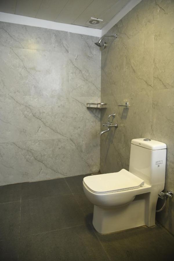 Cloud Social Hotel ชิลลอง ภายนอก รูปภาพ